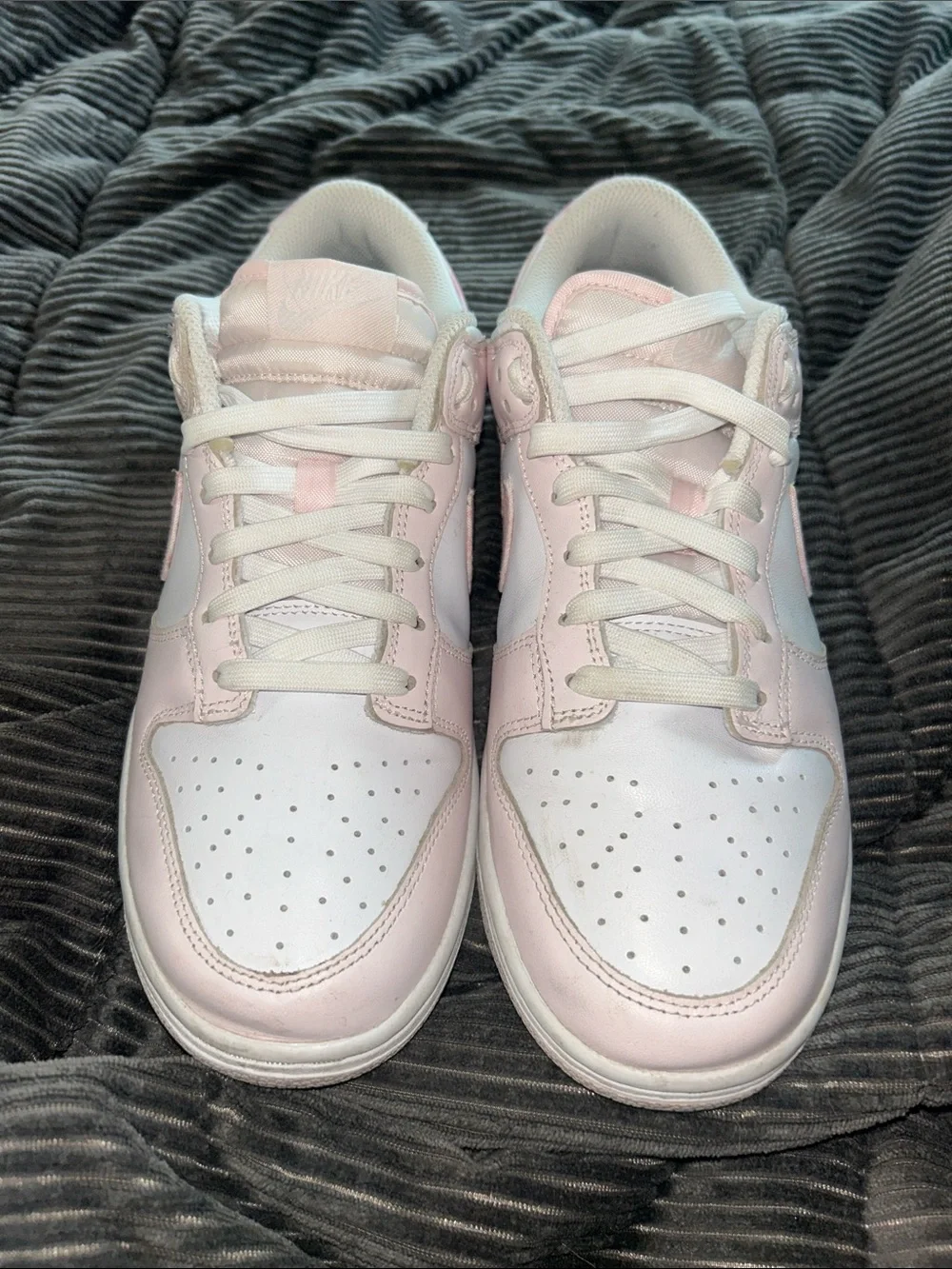 Nike Women's Low-Top Sneakers in Light Pink and White